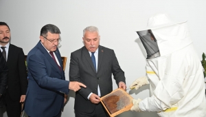 BAŞKAN GENÇ'TEN ARICILARA TAM DESTEK