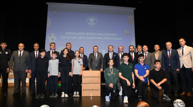 Büyükşehir Belediyesi'nden okullara spor malzemesi ve oyun seti desteği