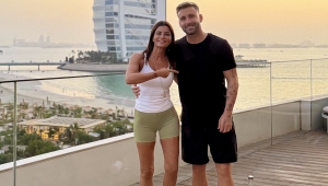 ECE VAHAPOĞLUNDAN İNGİLİZ FUTBOLCUYA YOGA