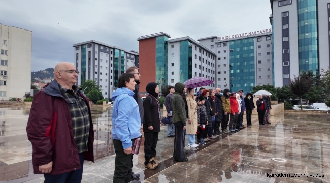 EKREM ORHON ANISINA 20.OVİT DAĞI ZİRVESİ CUMHURİYET ŞENLİĞİ KAR YAĞIŞI ALTINDA GERÇELEŞTİ