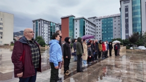 EKREM ORHON ANISINA 20.OVİT DAĞI ZİRVESİ CUMHURİYET ŞENLİĞİ KAR YAĞIŞI ALTINDA GERÇELEŞTİ