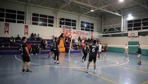 Ferizli’de 29 Ekim Cumhuriyet Kupası Voleybol Turnuvası Başladı