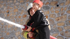 ÖZEL ÇOCUKLARA İTFAİYEDEN EĞİTİM
