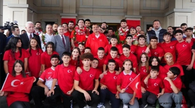 Paralimpik Milli sporcular tarihi başarılara imza attı