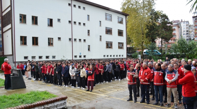 RİZE'DE OKULLARDA EŞ ZAMANLI TAHLİYE TATBİKATI GERÇEKLEŞTİ