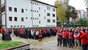 RİZE'DE OKULLARDA EŞ ZAMANLI TAHLİYE TATBİKATI GERÇEKLEŞTİ 