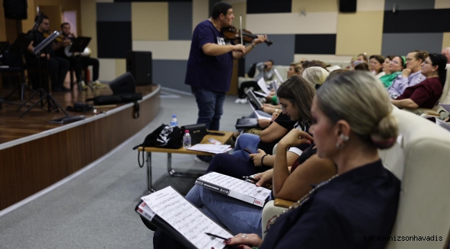 Sakarya’da Türk Sanat Müziği’nin eşsiz tınısı ‘hüzzam’ makamıyla yeniden başladı