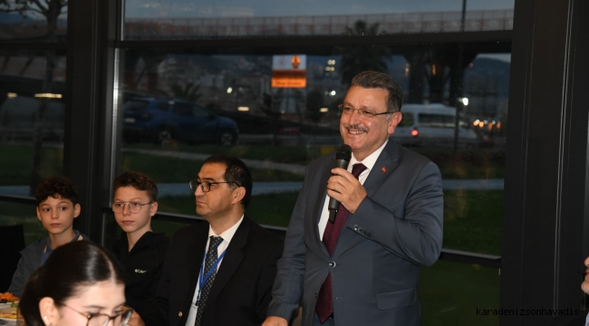 “TAM BAĞIMSIZLIK İÇİN AYAKTA DURMALIYIZ”