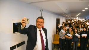 TRABZON BÜYÜKŞEHİR’DEN 10 BİN ÖĞRENCİYE DİJİTAL EĞİTİM DESTEĞİ