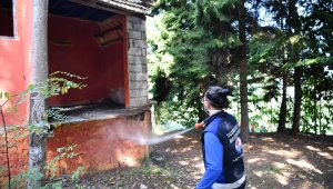 TRABZON’DA TARIM ZARARLISINA KARŞI YOĞUN İLAÇLAMA