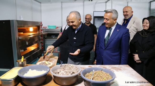 VALİ BAYDAŞ VE BAŞKAN METİN RİZE GASTRONOMİ GÜNLERİNİ ZİYARET ETTİ