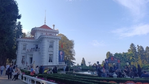 ATATÜRK KÖŞKÜ 10 KASIM'DA ZİYARETÇİ AKININA UĞRADI