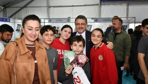 BAŞKAN GENÇ AÇIKLADI: TRABZON KİTAP GÜNLERİ 5 GÜNDE YÜZ BİNLERİ AĞIRLADI