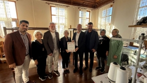 Elpek Dokuyan Kadınlara destek: Coğrafi İşaret Belgesi Başkan Duman’a teslim edildi