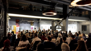 “Her yazar kendi sesini bulmalı ve sabırla yazmayı sürdürmelidir”