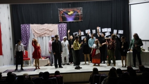 Kartepe Belediyesi’nden Tiyatro Ziyafeti