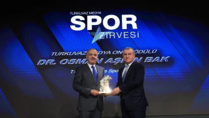 Osman Aşkın BAK'a Spor Hizmet Onur Ödülü