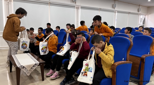 Taraklı’da “Çok Bilmiş İbiş” gösterisi büyük ilgi gördü