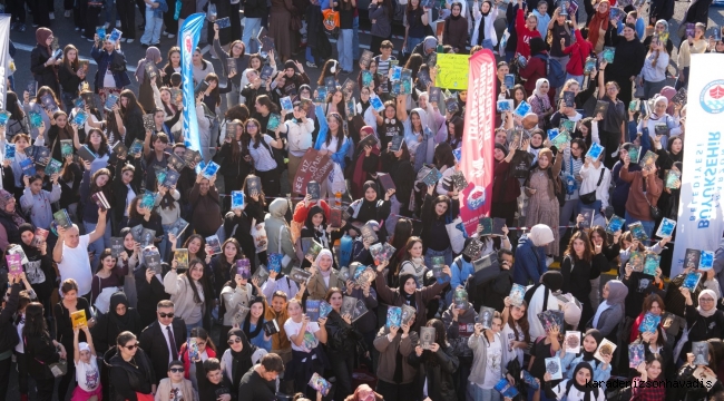 TRABZON KİTAP GÜNLERİ’NDE CUMARTESİ İZDİHAMI