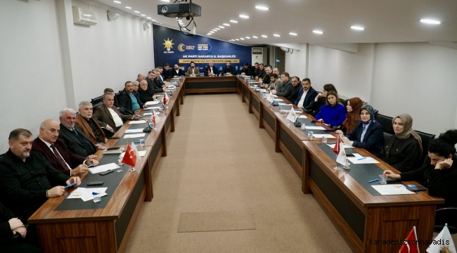AK Parti Sakarya Teşkilatı’nda değerlendirme toplantıları yapıldı