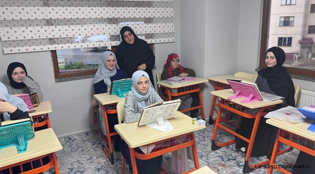 Down Sendromlu kızına adanmış bir hayattan hafızlığa uzanan büyük başarı