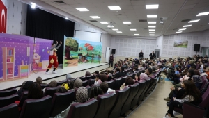 Kartepe’de Neşe ve Cesaret Dolu Tiyatro