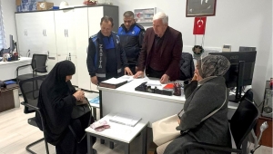 Kartepe Zabıtası’ndan Yürek Isıtan Davranış