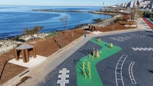 Rize Belediyesi, sahil sosyal alanında düzenleme çalışmalarını sürdürüyor