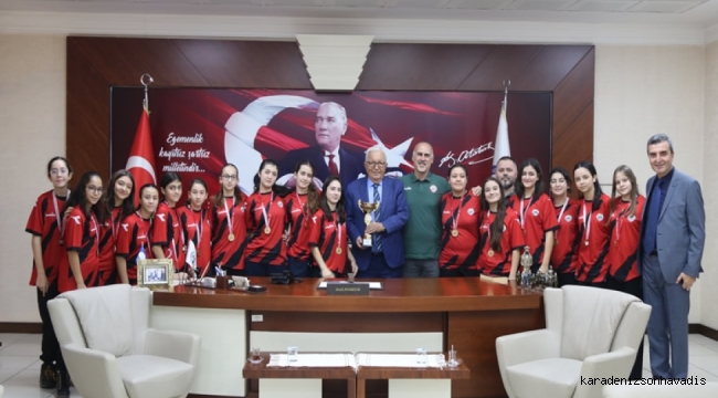 Şampiyon Basketçilerden Ziyaret