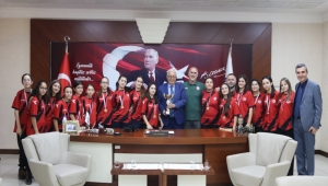 Şampiyon Basketçilerden Ziyaret