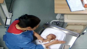 5 günlük bebeğe şiddet: Hemşire hakkında yakalama kararı