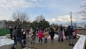 ÇİLEKLİ DÜŞLER KÖYÜ ÇOCUKLARI BEKLİYOR