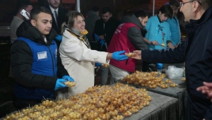 DÜZCE BELEDİYESİ’NDEN LOKMA İKRAMI