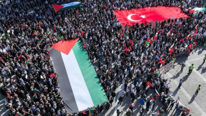 İstanbul’da Filistin’e destek yürüyüşü için vatandaşlar Galata Köprüsü’nde buluşuyor