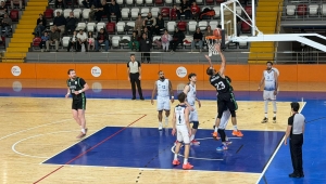 Liderden İstanbul'da gövde gösterisi: Büyükşehir Basketbol 11'de 11!