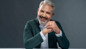 TİMUR ACIMIŞ “YALNIZ SENİ SEVDİM” İLE YOLA DEVAM