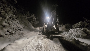 TRABZON BÜYÜKŞEHİR EKİPLERİ KARLA MÜCADELEDE SAHADA