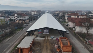 TUHAFİYECİLER PAZARYERİNDE YOĞUN TEMPO