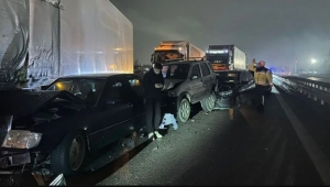 Anadolu Otoyolu’nda 16 araçlı zincirleme kaza: 6 yaralı