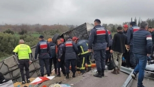 Antalya’da yolcu otobüsü devrildi: 8 ölü, 26 yaralı