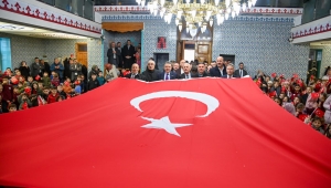 BAŞKAN GENÇ VE ÇOCUKLAR ŞEHİT EREN BÜLBÜL’Ü UNUTMADI