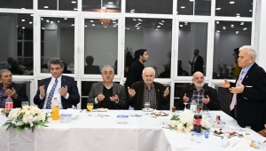 Eski başkanlar iftar sofrasında bir araya geldi