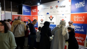 Sakarya Çocuk Edebiyatı Fuarı hafta sonunda doldu taştı