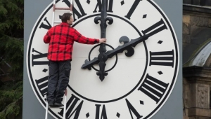 Avrupa yaz saatine geçiyor: Saatler bu pazar ileri alınacak