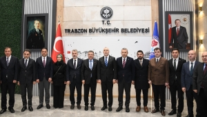 BAKAN IŞIKHAN’DAN TRABZON BÜYÜKŞEHİR BELEDİYESİ’NE ZİYARET