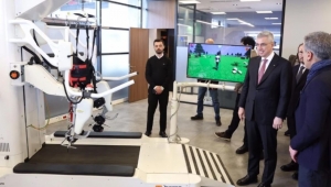 Bakan Memişoğlu TEKNOKENT’te direksiyonsuz yolculuk yaptı