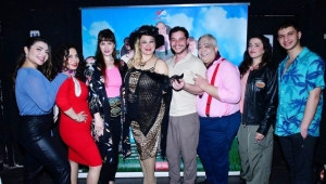 DERYA ŞEN İLE ŞEN KIZLAR DOLU DİZGİN YOLA DEVAM