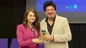 EKİN AKKAŞ'DAN KADINLAR GÜNÜNE HALAYLI KUTLAMA