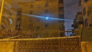 Kolonlardan ses geldi, 51 kişinin olduğu bina boşaltıldı