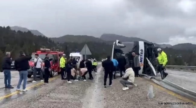 Konya’da yolcu otobüsü devrildi: 14 kişi yaralandı